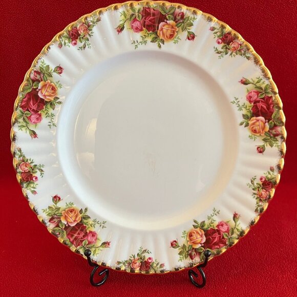 Royal Albert Old Country Roses Dinner Plate 10-3/8" Made in England - Picture 1 of 10